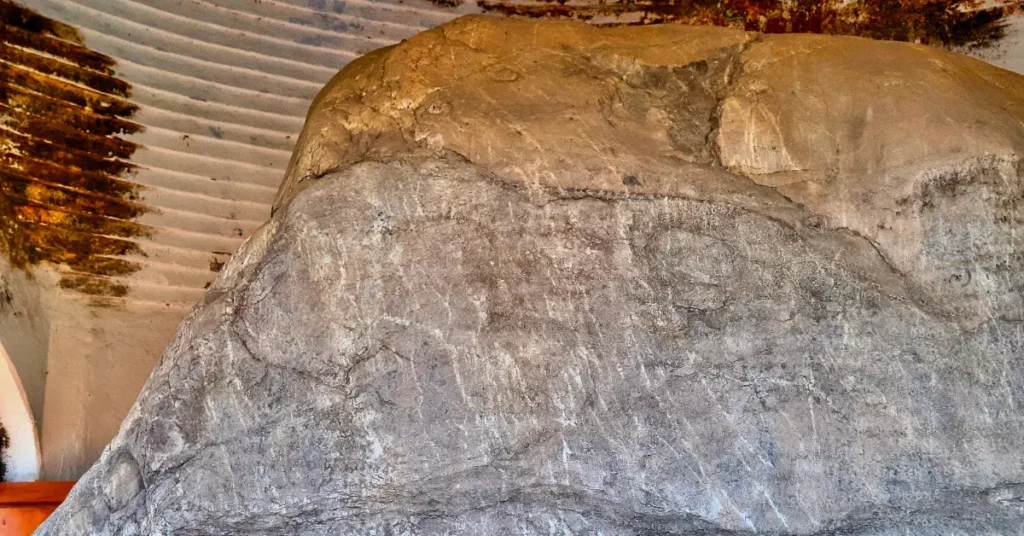 देहरादून ज़िले के कालसी में स्थित अशोक का प्रमुख शिलालेख