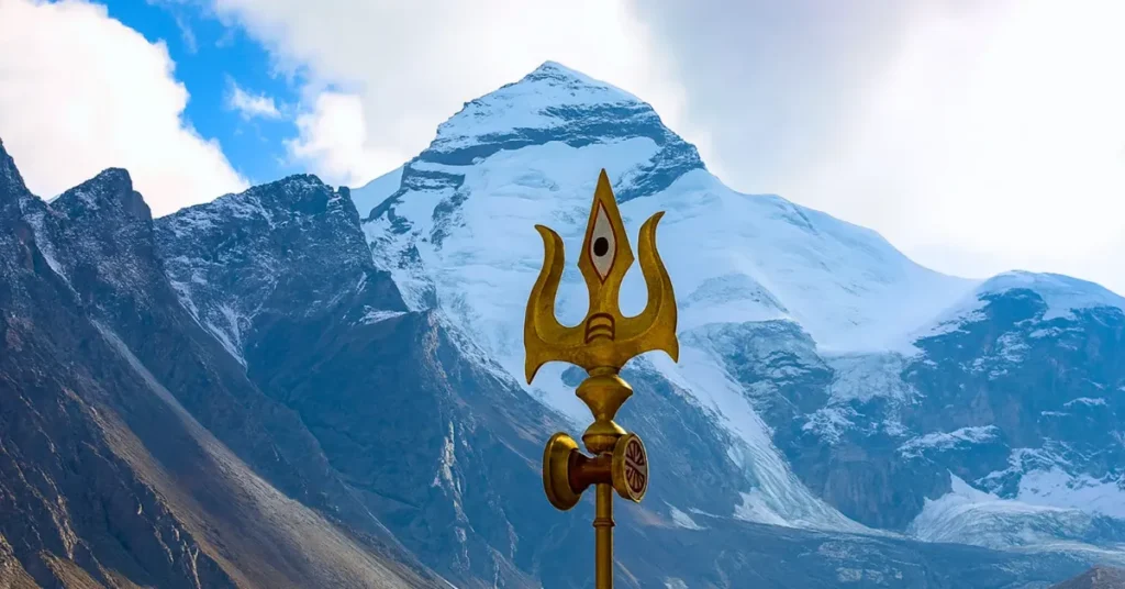 पिथौरागढ़ की व्यास घाटी में स्थित आदि कैलाश पर्वत