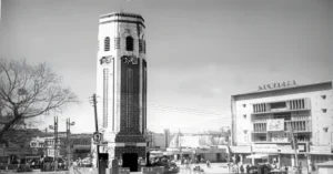 देहरादून के घंटाघर क्षेत्र का सड़क दृश्य