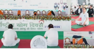 चंपावत के बनबसा मिनी स्टेडियम में आयोजित अंतरराष्ट्रीय योग दिवस कार्यक्रम