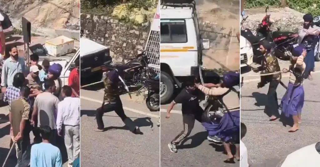 कर्णप्रयाग में पार्किंग विवाद के दौरान सड़क पर मौजूद लोग और निहंग श्रद्धालु