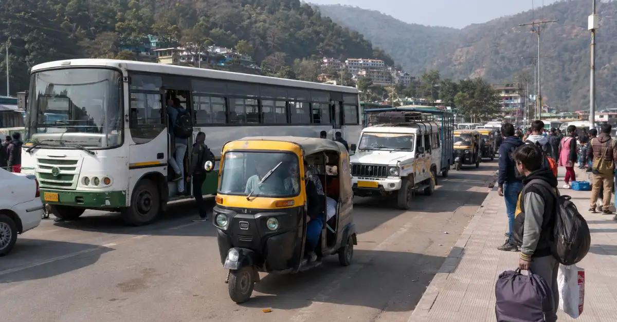 उत्तराखंड में बस-ऑटो का किराया और सामान ढुलाई शुल्क बढ़ने के आसार, परिवहन विभाग ने मांगी विस्तृत रिपोर्ट