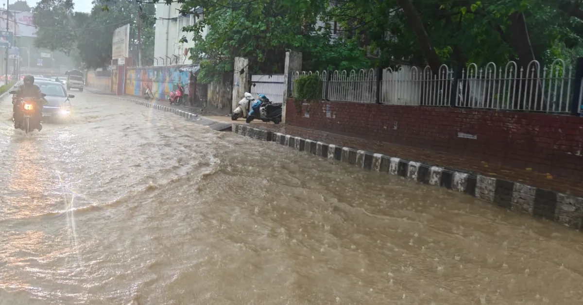 Home 7 उत्तराखंड में 10 अगस्त तक बदला रहेगा मौसम, देहरादून और टिहरी में भारी बारिश की चेतावनी