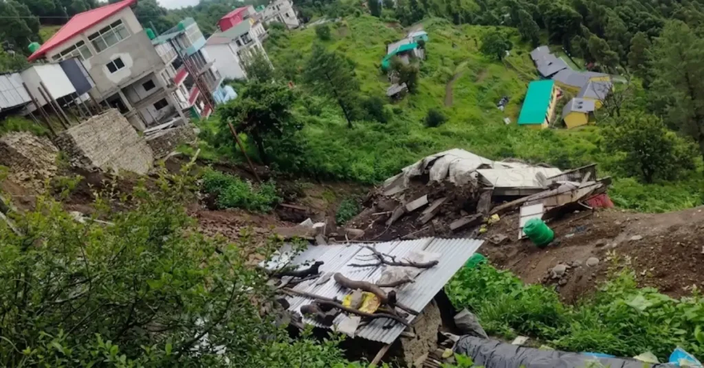 A landslide near NH-707A at Kaddookhal in Tehri Garhwal damaged a vacant building and caused slope failure beside nearby structures.