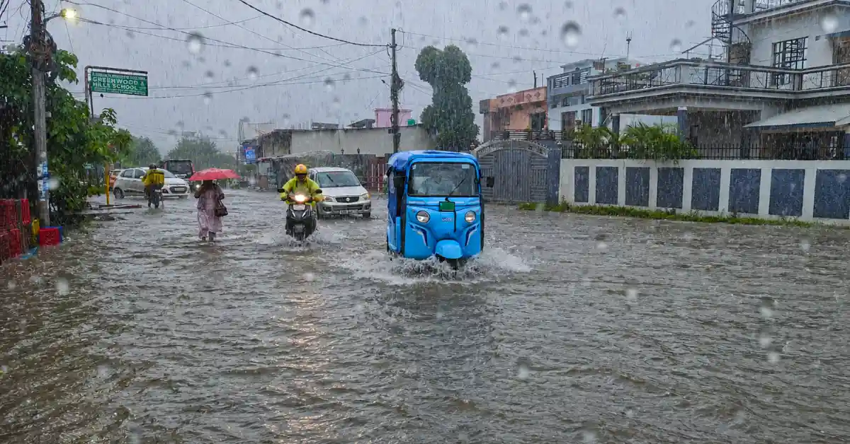 Home 10 उत्तराखंड में आज 10 जिलों में भारी बारिश की चेतावनी, 18 से 21 जुलाई के बीच और बिगड़ेगा मौसम
