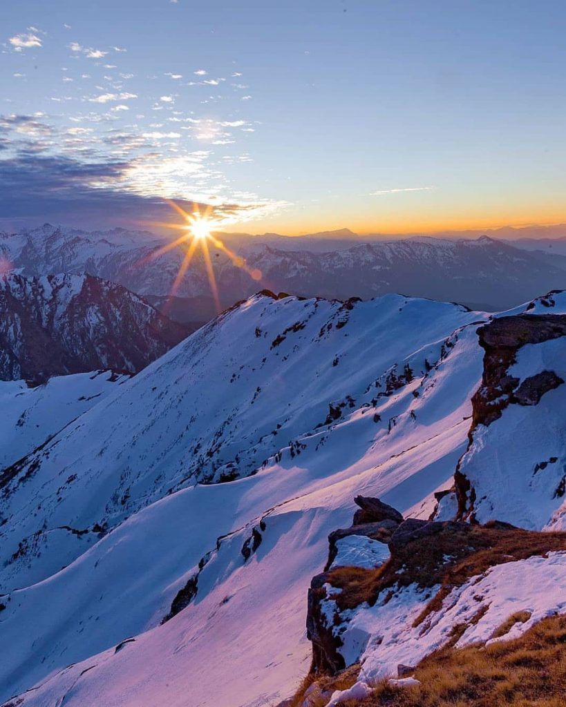 Kedarkantha Peak Sunrise view Images and pictures
